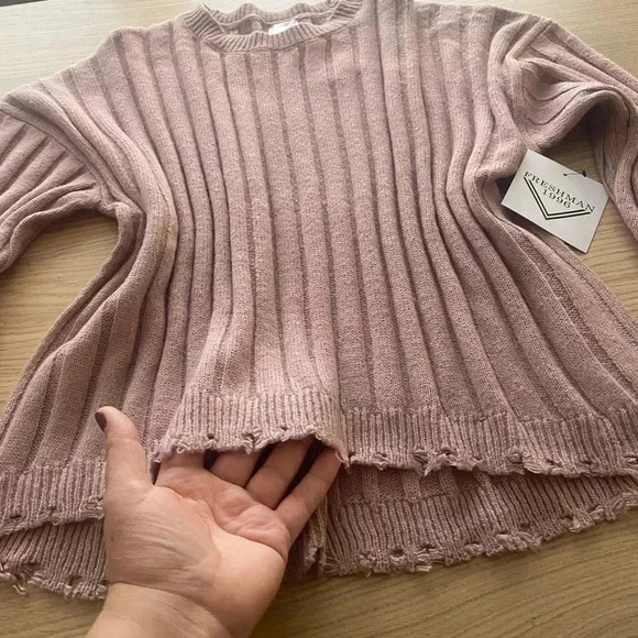 🆕Freshman Pink Distressed Edge Sweater  L🆕 - Picture 6 of 12